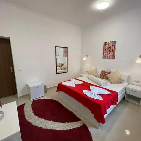 Tripoli Hostel *