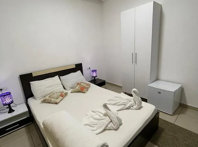 Tripoli Palace Hostel *