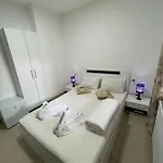 Tripoli Hostel *