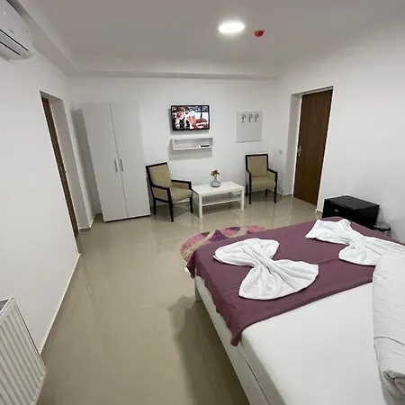 Tripoli Palace Хостел Бухарест