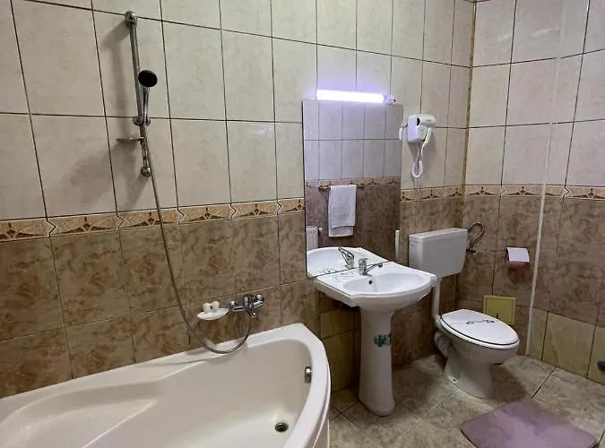 Vandrarhem Tripoli Palace *