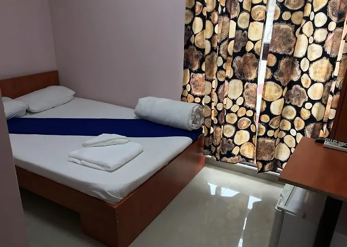 Tripoli Palace بيت شباب *