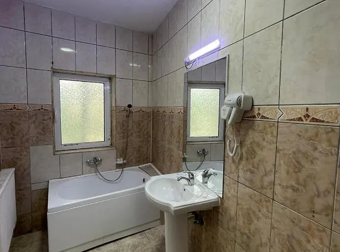 Hostel Tripoli Palace *